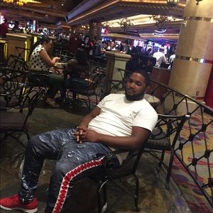 Meet your Posher, Charles